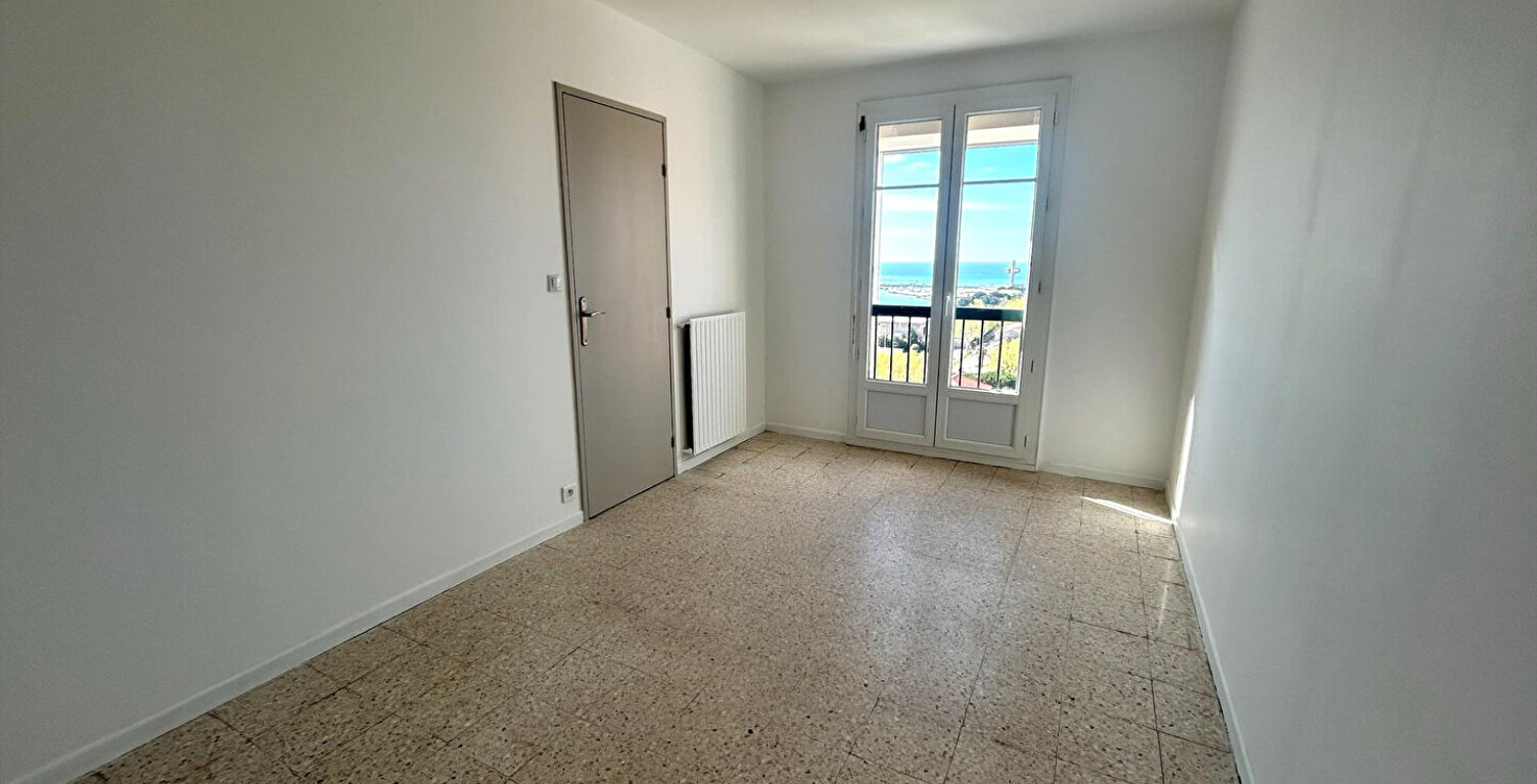 A LOUER - APPARTEMENT T2 VUE MER - Balcon - Port-de-Bouc — photo 1