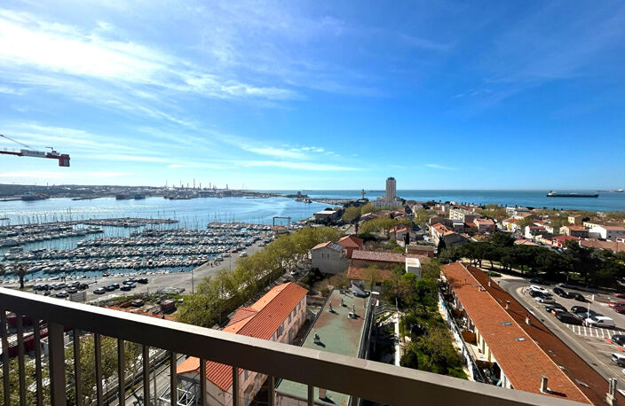 A LOUER - APPARTEMENT T2 VUE MER - Balcon - Port-de-Bouc — photo 2