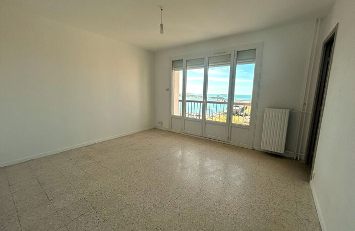 A LOUER - APPARTEMENT T2 VUE MER - Balcon - Port-de-Bouc — photo 3