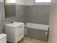 A LOUER - APPARTEMENT T2 VUE MER - Balcon - Port-de-Bouc — photo 4