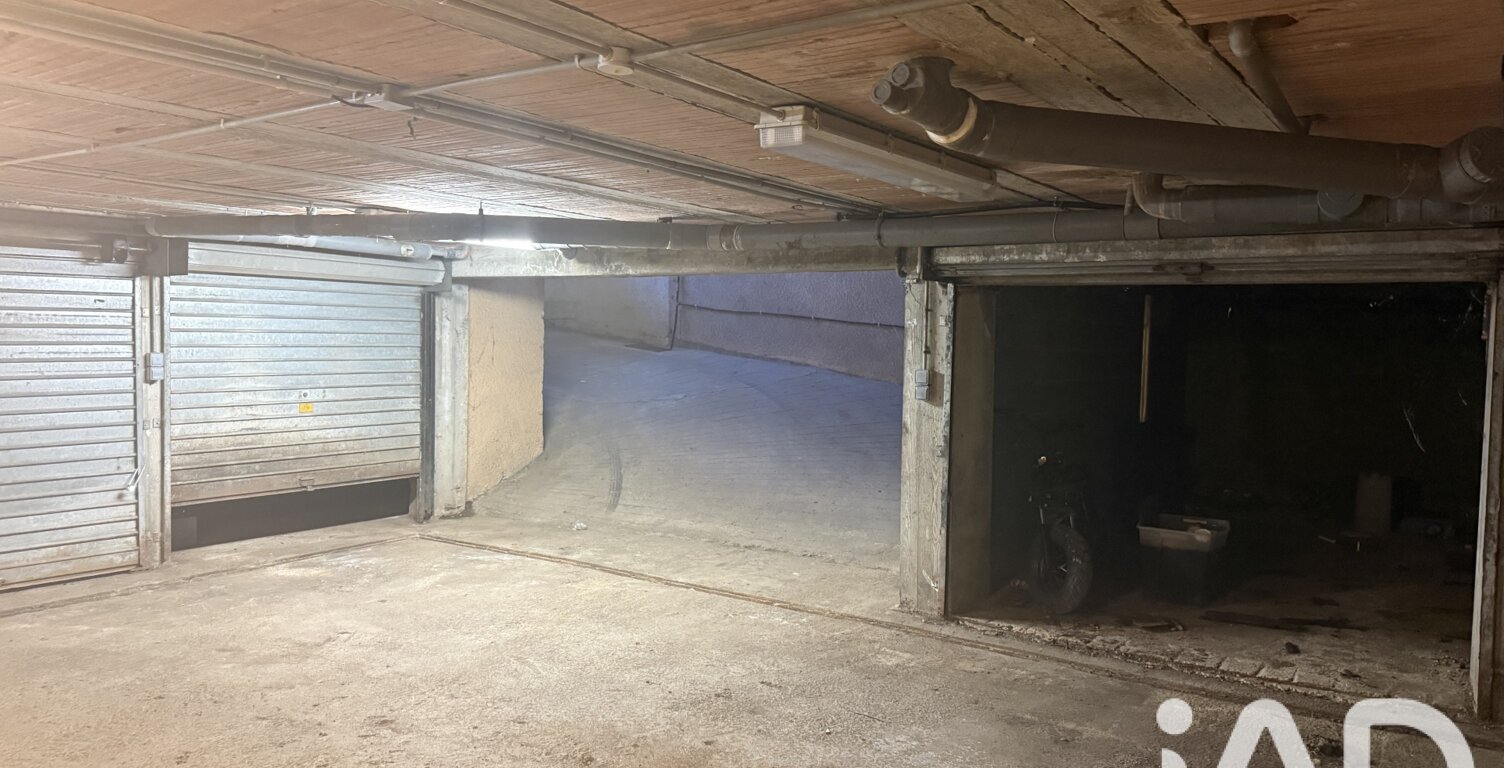 Vente Garage 12 m&sup2; — photo 1