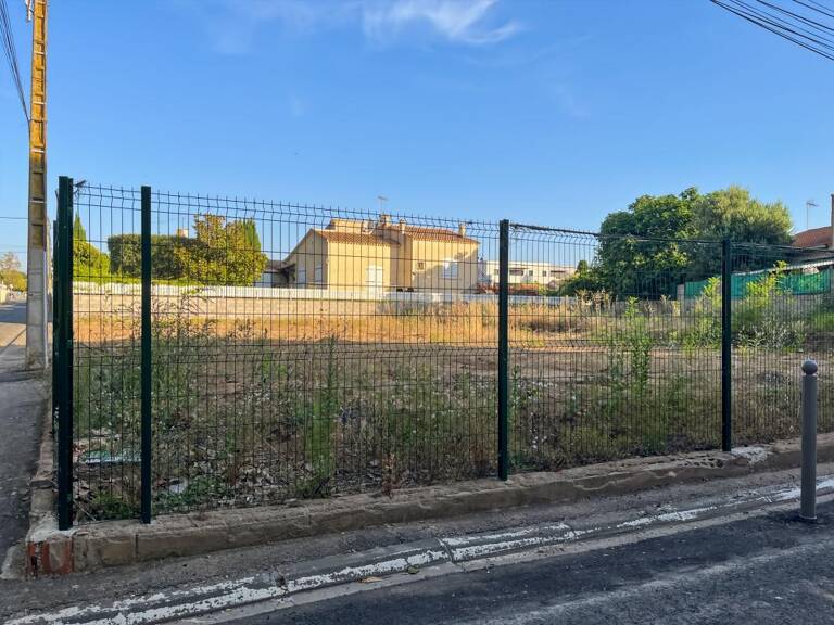 Vente terrain constructible à Marseillan d'environ 283m² viabilisé — photo 1
