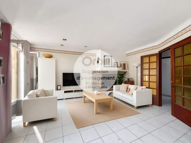 Vente immeuble à Marseillan avec appartement et locaux — photo du bien