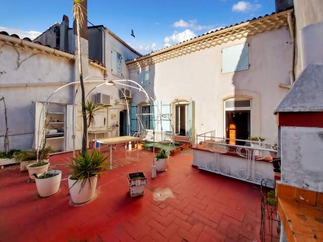 Vente maison de village à Marseillan au charme authentique avec vaste terrasse — photo du bien