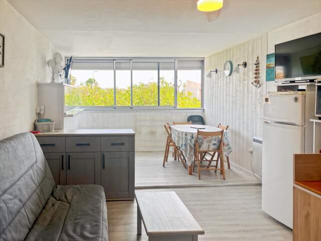 Vente studio cabine à Marseillan Plage avec loggia et parking — photo du bien