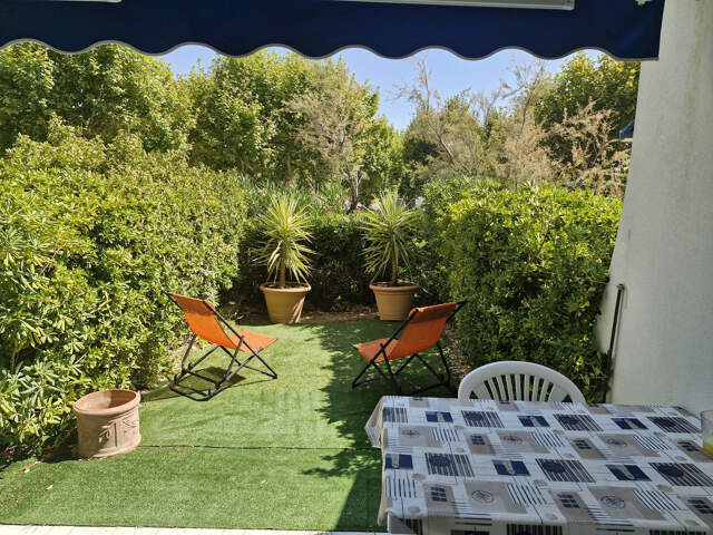 Rez-de-jardin moderne, véritable coin de verdure à deux pas — photo du bien