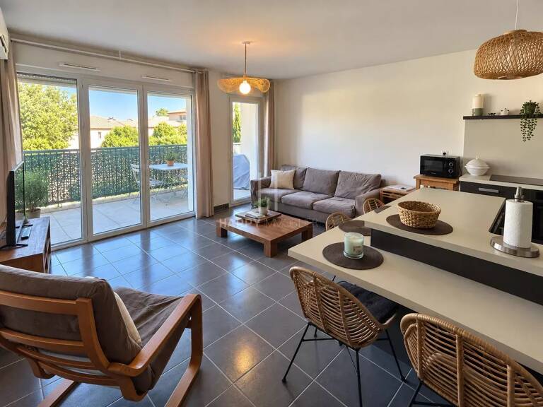 Appartement en résidence sécurisée centre village — photo 1