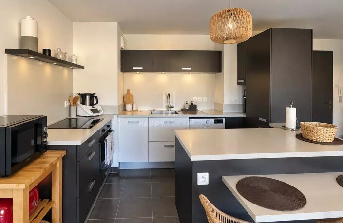 Appartement en résidence sécurisée centre village — photo 4