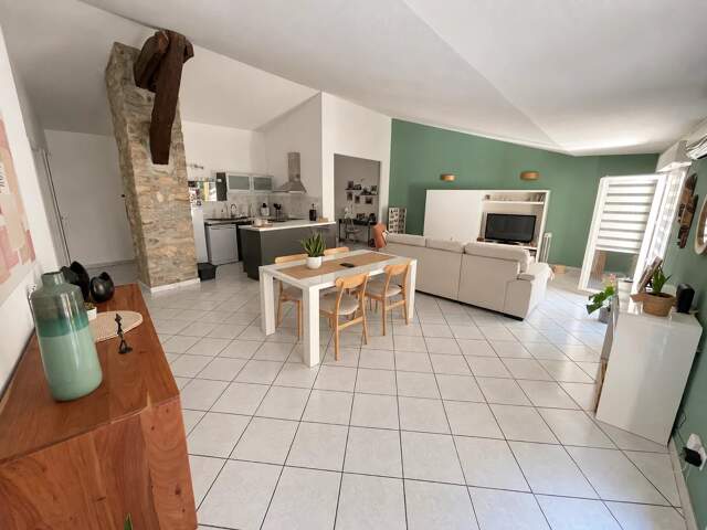 Appartement T3 - 90 m² avec terrasse tropézienne — photo du bien
