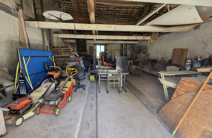 SAINT-MARTIN D'OYDES-CHATEAU MERCIE 350 m2 — photo 2