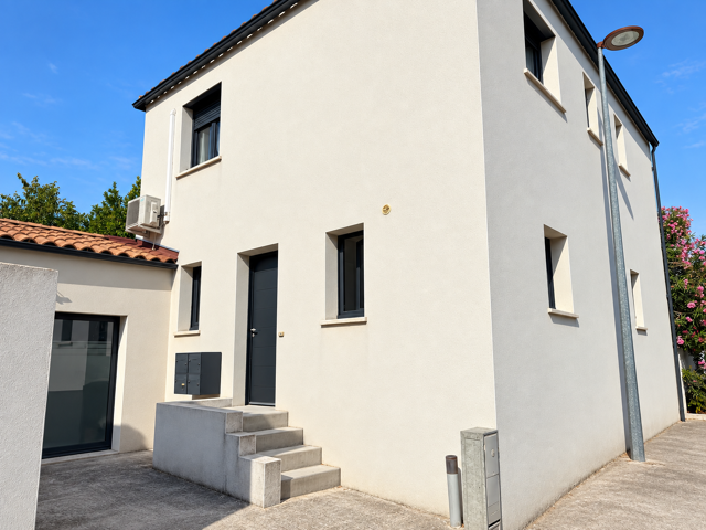VILLA / IMMEUBLE DE RAPPORT   4 LOTS LOUÉS   2 047 EUR HT/MOIS — photo du bien