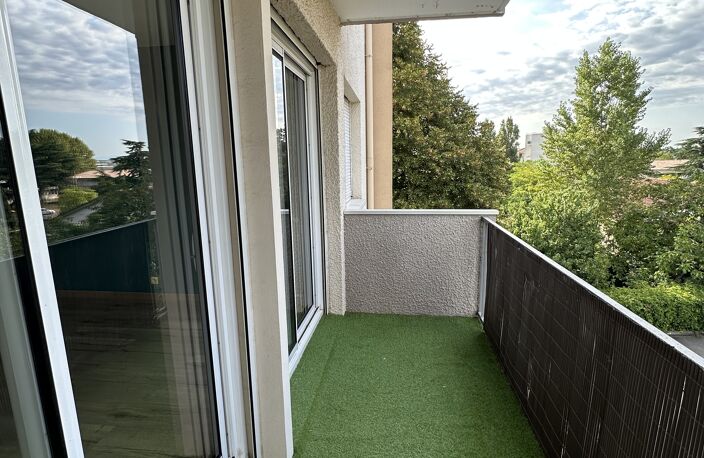 TOULOUSE - PLACE DE L'ORMEAU - T3 lumineux de 64m² — photo 2
