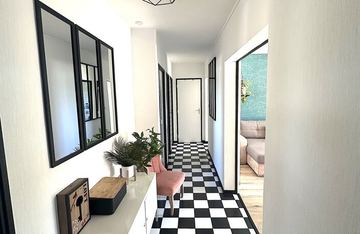 TOULOUSE - PLACE DE L'ORMEAU - T3 lumineux de 64m² — photo 3