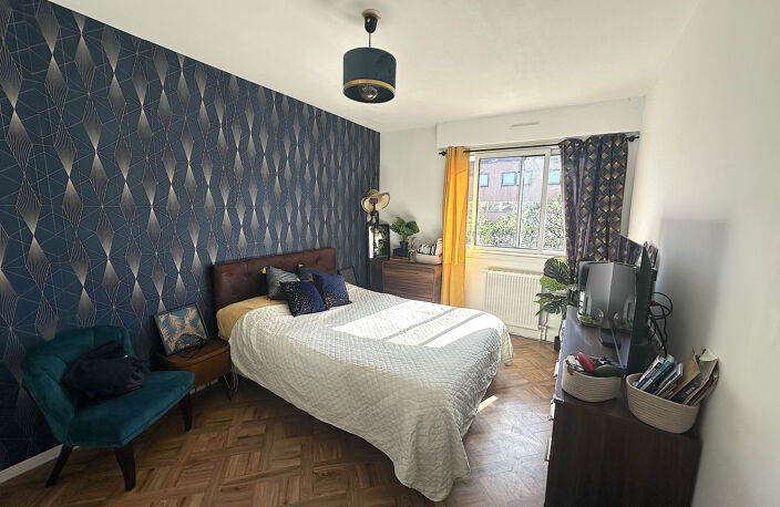 TOULOUSE - PLACE DE L'ORMEAU - T3 lumineux de 64m² — photo 4