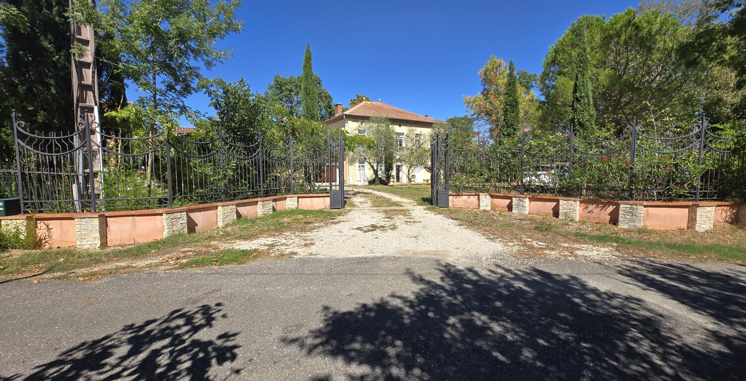 SAINT-MARTIN D'OYDES-CHATEAU MERCIE 350 m2 — photo 1