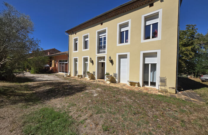 SAINT-MARTIN D'OYDES-CHATEAU MERCIE 350 m2 — photo 4