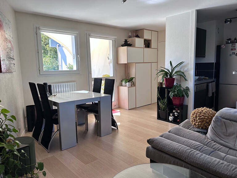 NOUVEAUTÉ COGIR IMMOBILIER  Métro POTERIE  GRAND T2 DE 57 M² AU SOL TERRASSE — photo 1