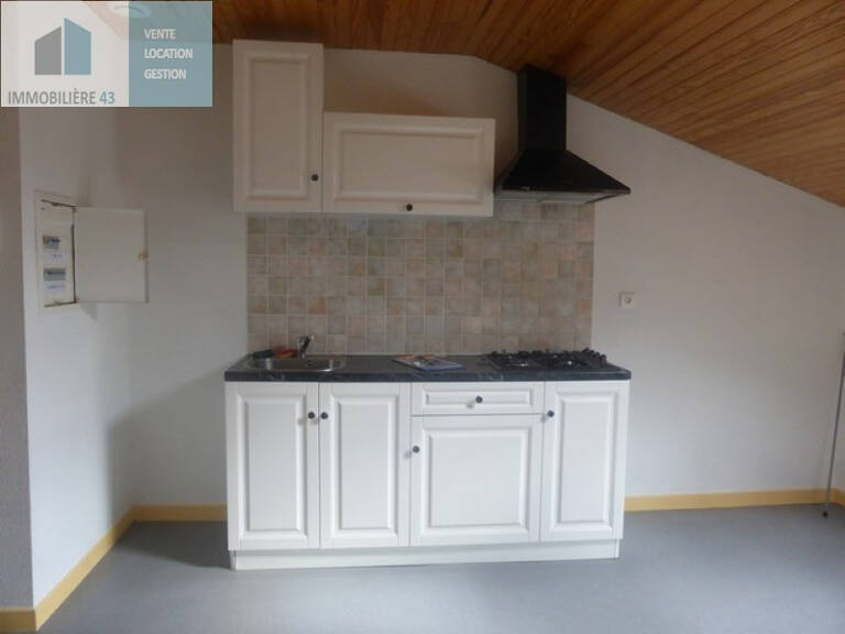 T1 CUISINE EQUIPEE LE PUY EN VELAY - 1 pièce(s) - 22 m2 — photo 1