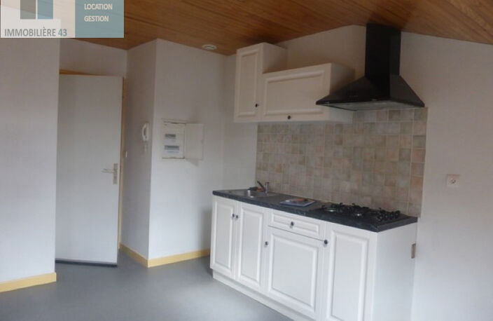 T1 CUISINE EQUIPEE LE PUY EN VELAY - 1 pièce(s) - 22 m2 — photo 3