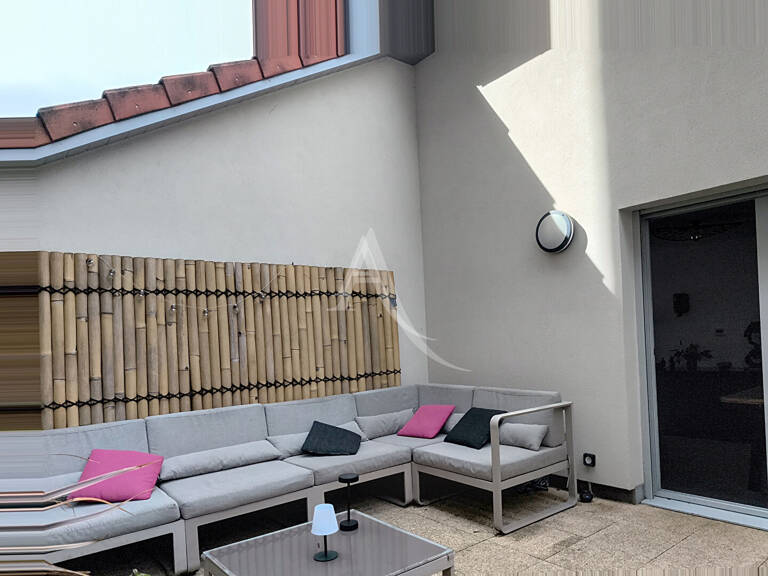 Proche centre ville et verdun,duplex ,3 chambres ,2 sde,2 parkings sécurisés — photo 1