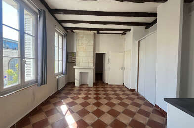 Appartement 3 pièces 74 €