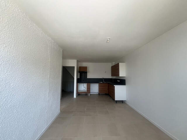 CENTRE LIVRON - Appartement T4 rénové — photo du bien