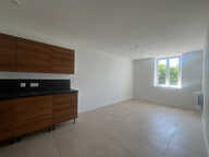 CENTRE LIVRON - Appartement T4 rénové — photo 2