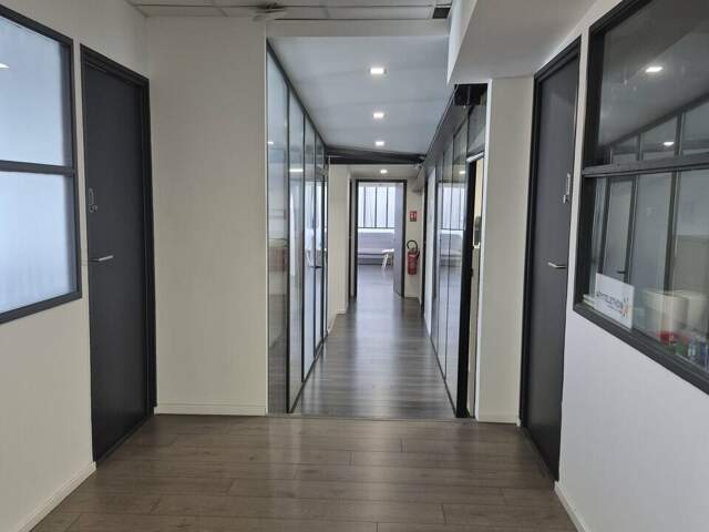 BUREAUX à LOUER — photo du bien