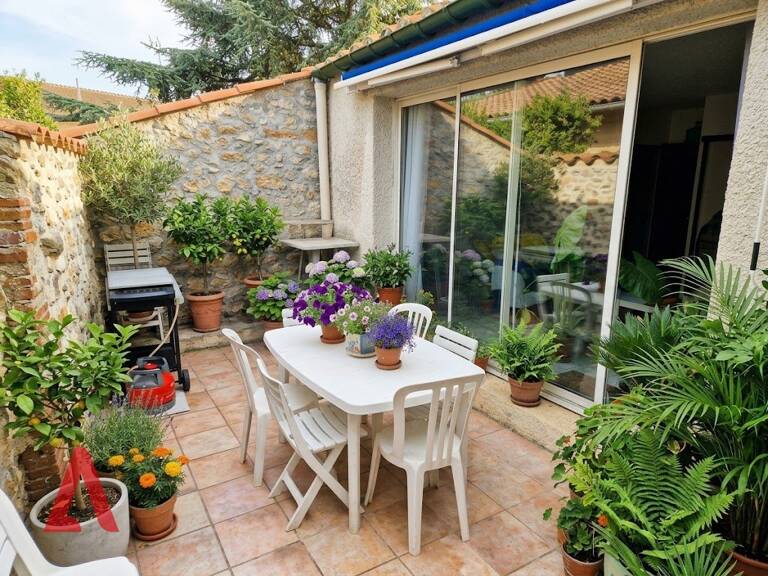 Charmant propriété de 3 chambres, en pierre, 99m² avec Terrasse et Garage — photo 1