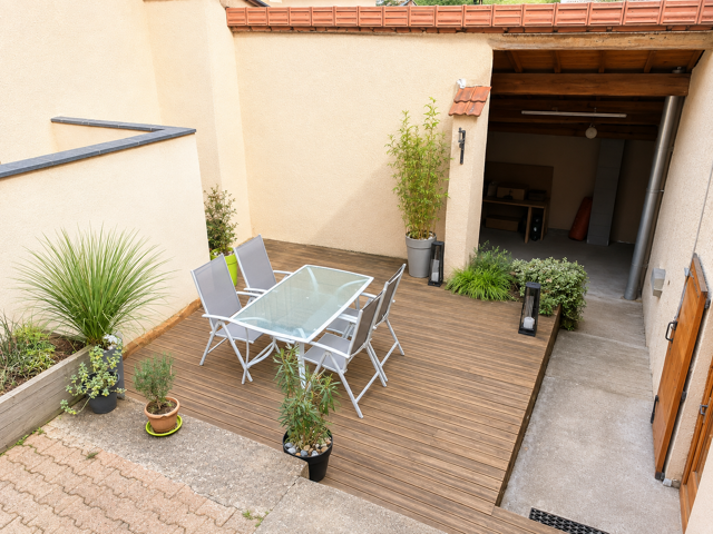 A VENDRE AU COEUR DU BOURG DE COURZIEU MAISON ANCIENNE RENOV — photo du bien