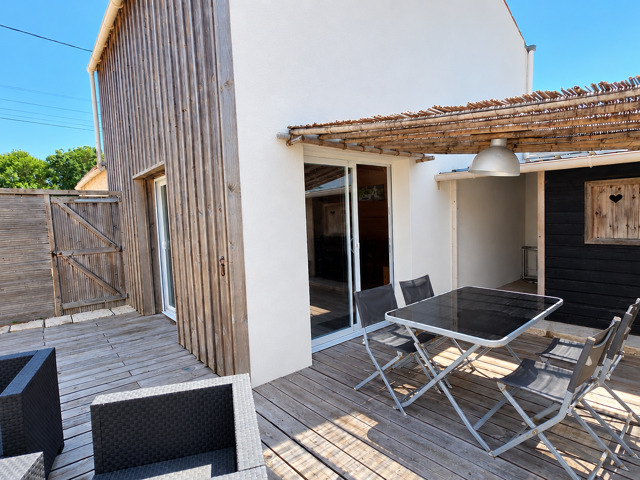MAISON EN PIERRES À 10 MINUTES DE LA PLAGE ET DU PORT DE PLAISANCE — photo du bien