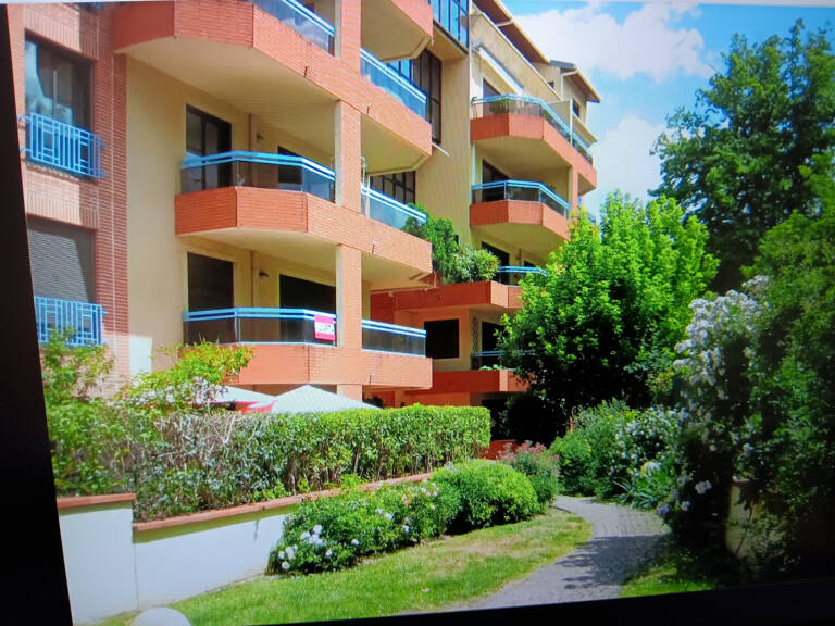 Amidonniers T4 de 98M2 avec terrasse et garage.. vue sur bas — photo 1