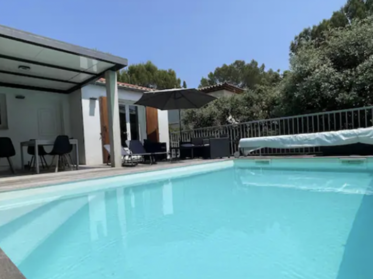 Location de Septembre à Juin : Villa 3 pieces avec Piscine — photo 1