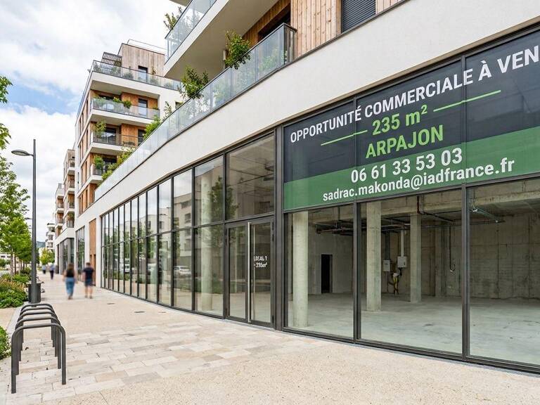 Vente Murs commerciaux 235 m&sup2; — photo 1