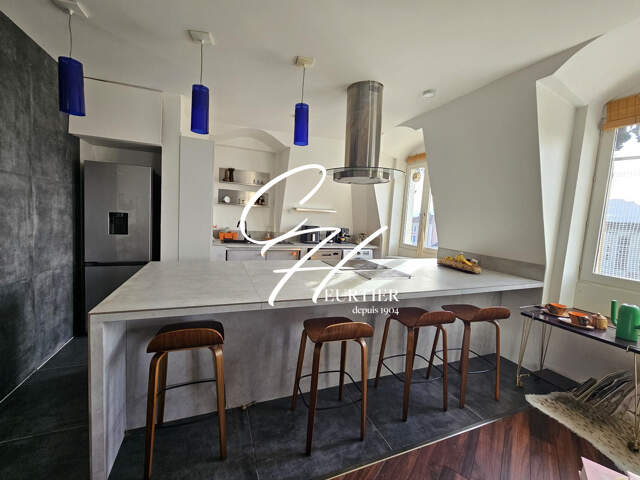 Appartement T3 de standing de 78 m² en hypercentre avec cachet — photo du bien