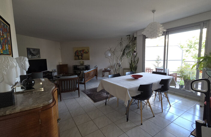 T3 - Cellier, terrasse et parking - Résidence de standing Ch — photo 2