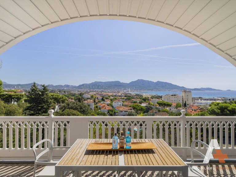 DUPLEX VUE MER EN DERNIER ETAGE - T5 DE 170M2 AVEC 2 PARKINGS - 13007 MARSEILLE — photo 1