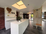 Maison contemporaine de plain-pied ? 195 m² ? sur plus de 2 300 m² de terrain ? Piscine — photo 4