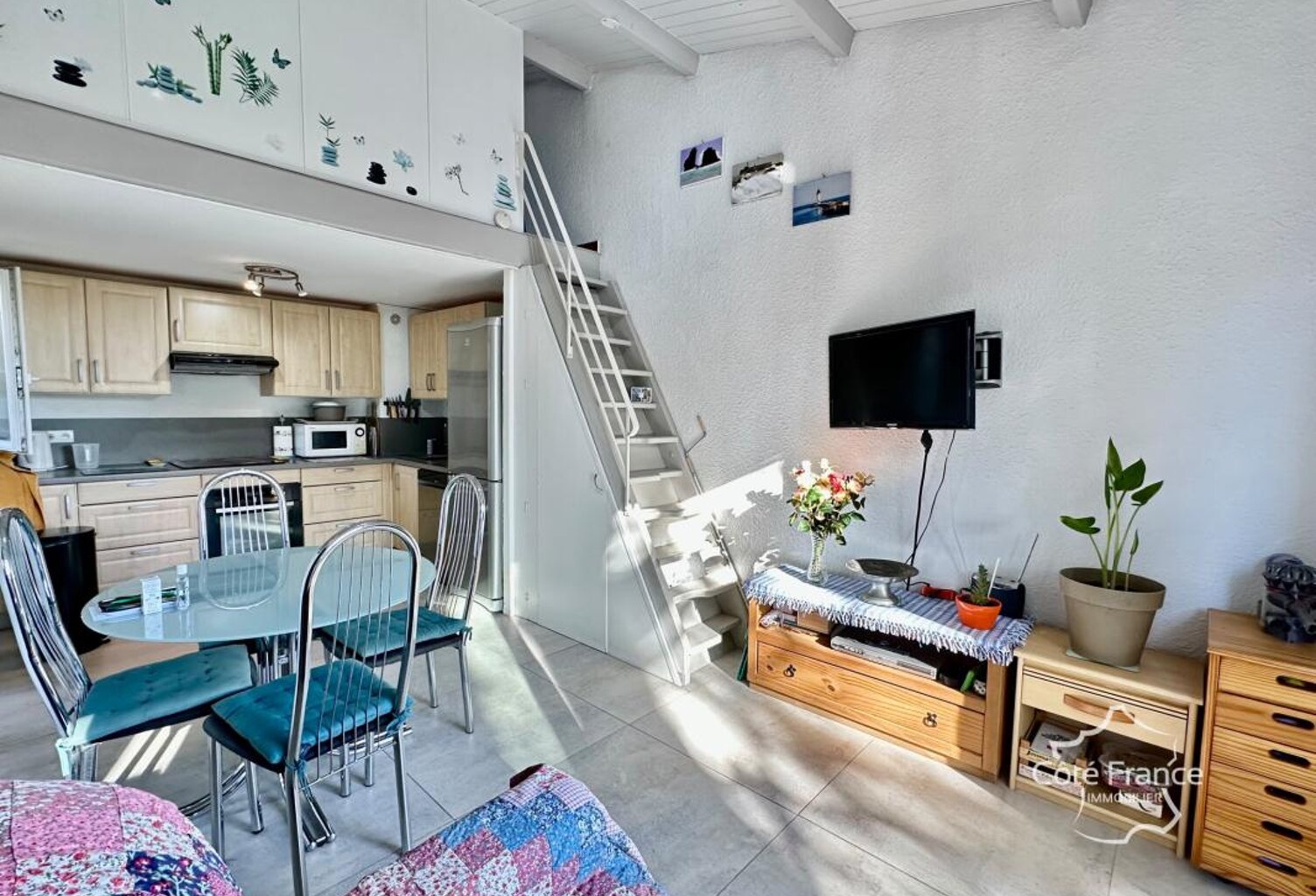 Pinèdes - Grand appartement de 2 chambres + mezzanine avec p — photo 1