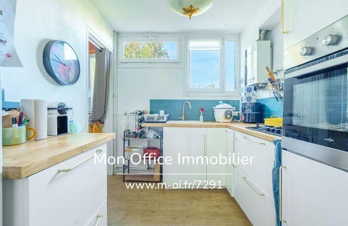 Référence : 7291-MCO - Appartement 4 pièces avec terrasse au 2 ème étage avec terrasse cave  et place de parking privative — photo 4