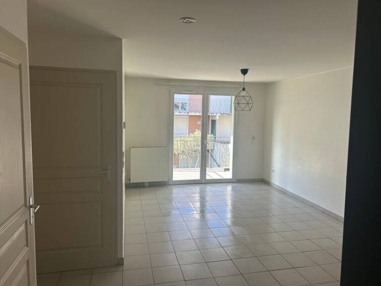 Bel appartement T2 à louer à Gréoux-les-Bains — photo 1