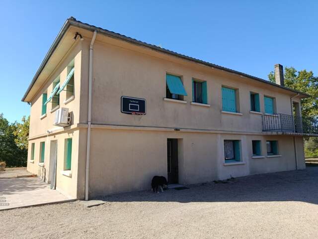 Maison à vendre Grande Maison rénovée de 10 pièces GINESTET (24) — photo du bien