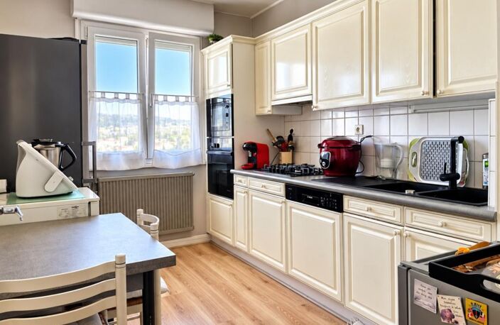 Appartement T4 de 93 m², Clermont-Ferrand – Fontgiève | dernier étage, vue dégagée, box — photo 4
