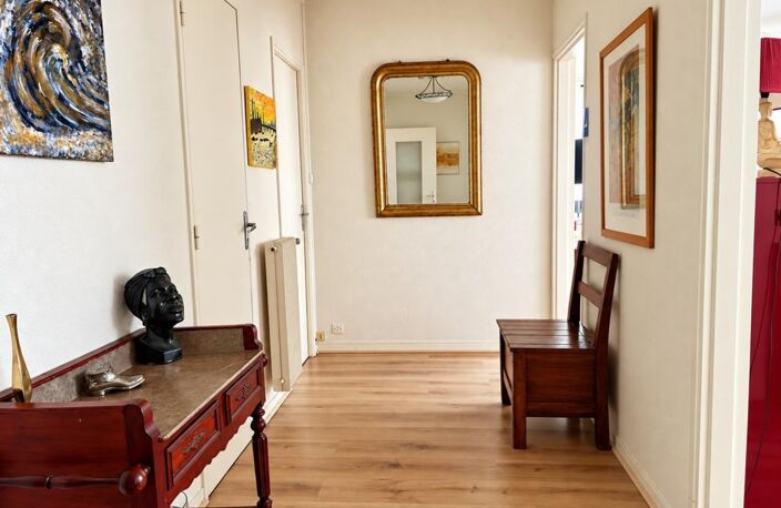 Appartement T4 de 93 m², Clermont-Ferrand – Fontgiève | dernier étage, vue dégagée, box — photo 5
