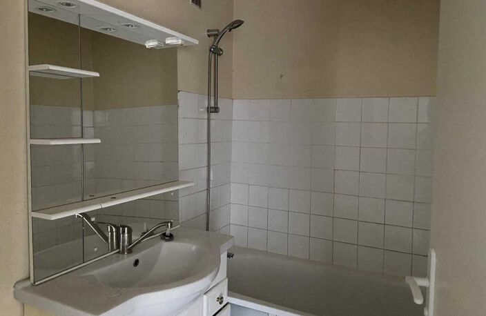 APPARTEMENT 3 PIÈCES – 64 M² À LUZY — photo 3