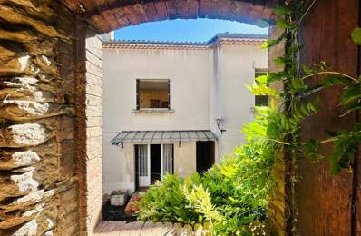 Upie, maison de village, cour et grande dépendance — photo du bien