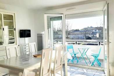 Appartement 3 pièces 890 €