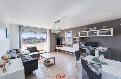 Appartement À Vendre — photo du bien