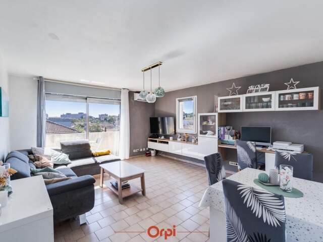 Appartement À Vendre — photo du bien