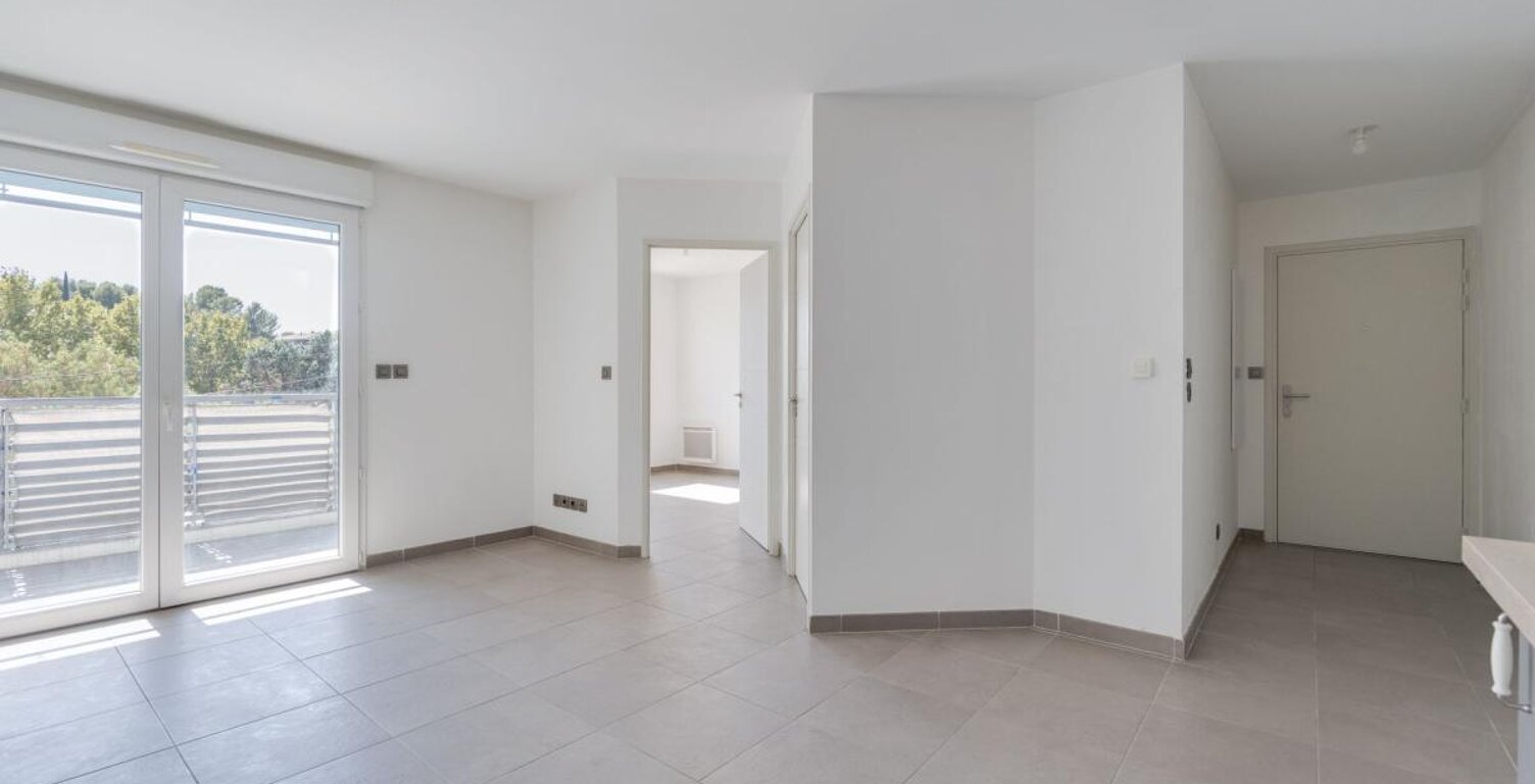 Appartement T2 avec terrasse et parking — photo 1